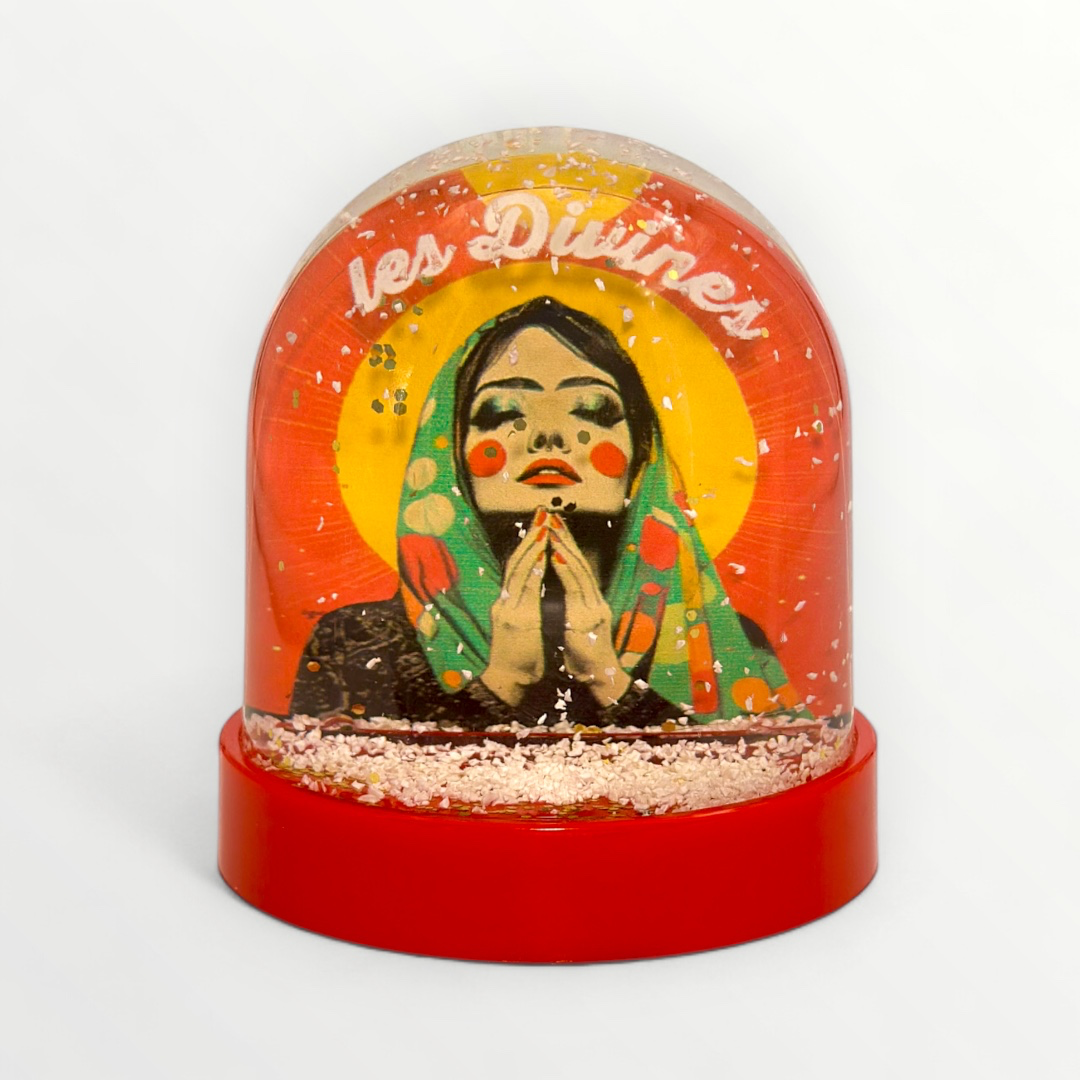 Boule à neige "les divines" socle rouge
