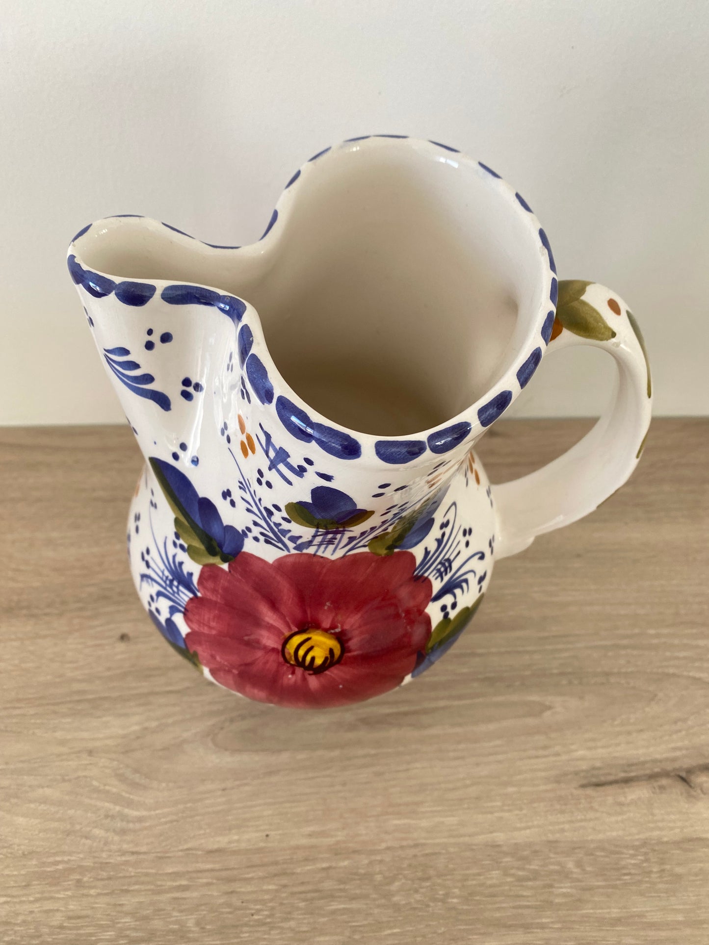 Pichet en céramique décor floral