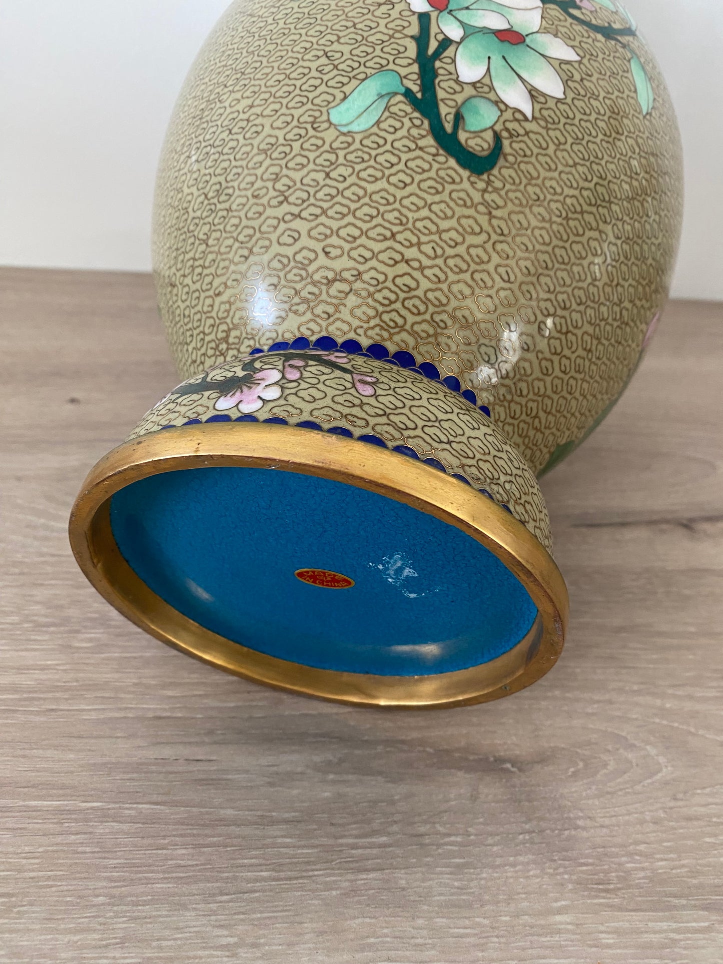Vase chinois cloisonné décor fleurs et papillons