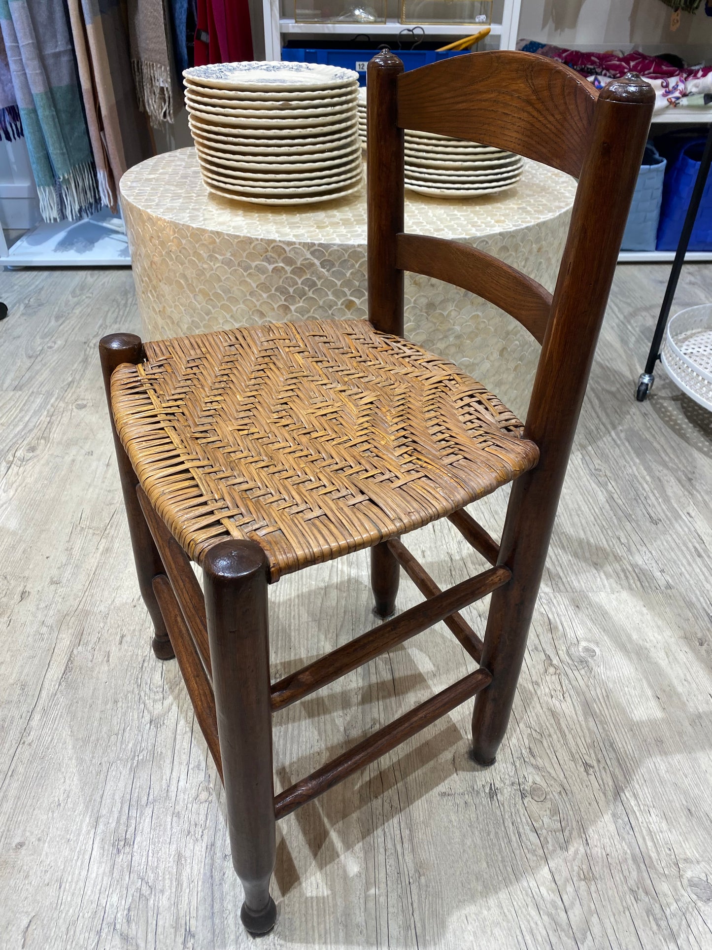 Petite chaise ancienne