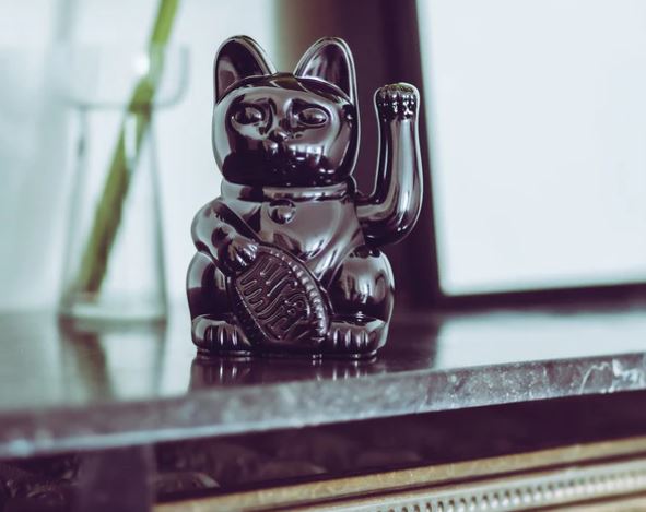 Lucky Cat shiny black