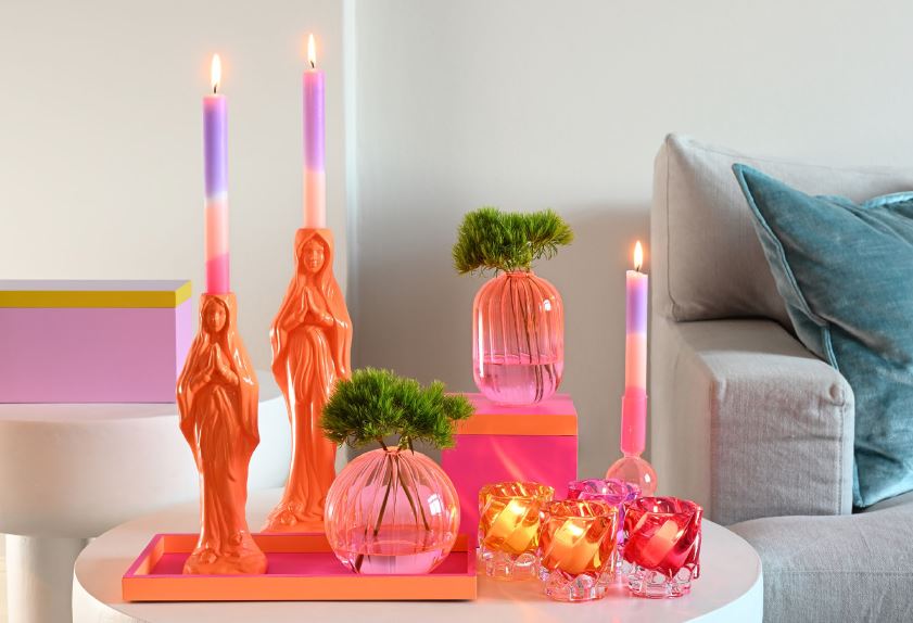 Vase néon orange "vierge marie"