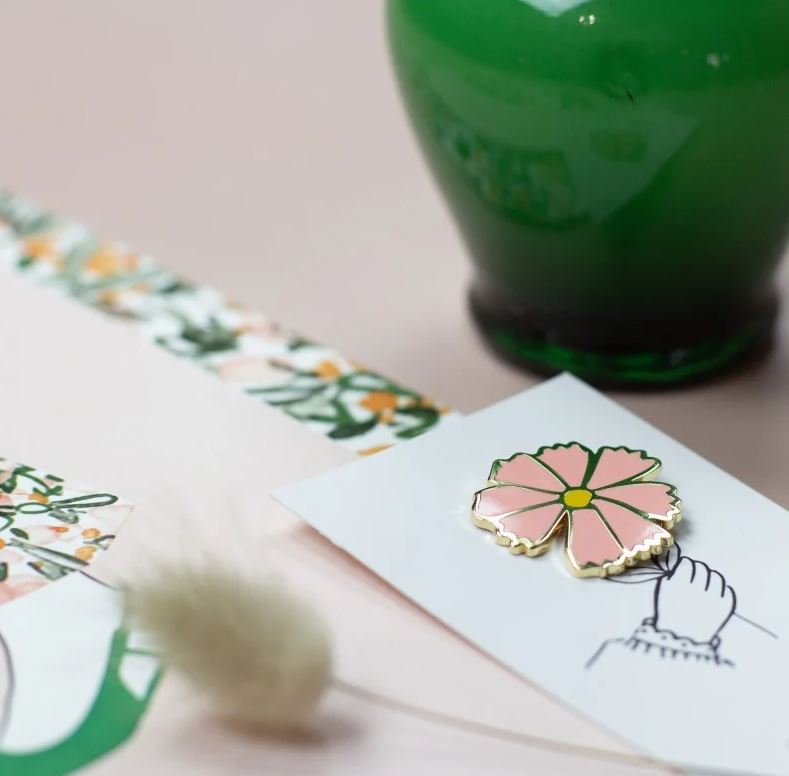 Pin's fleur Cosmos