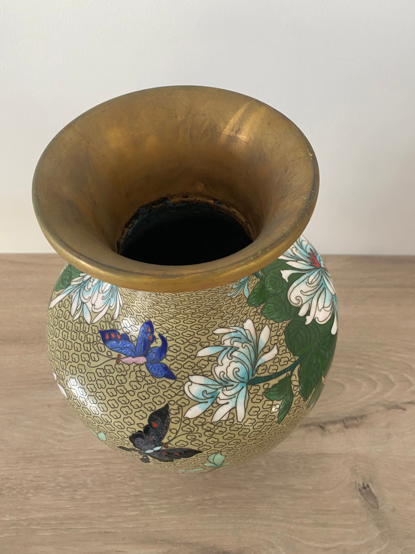 Vase chinois cloisonné décor fleurs et papillons