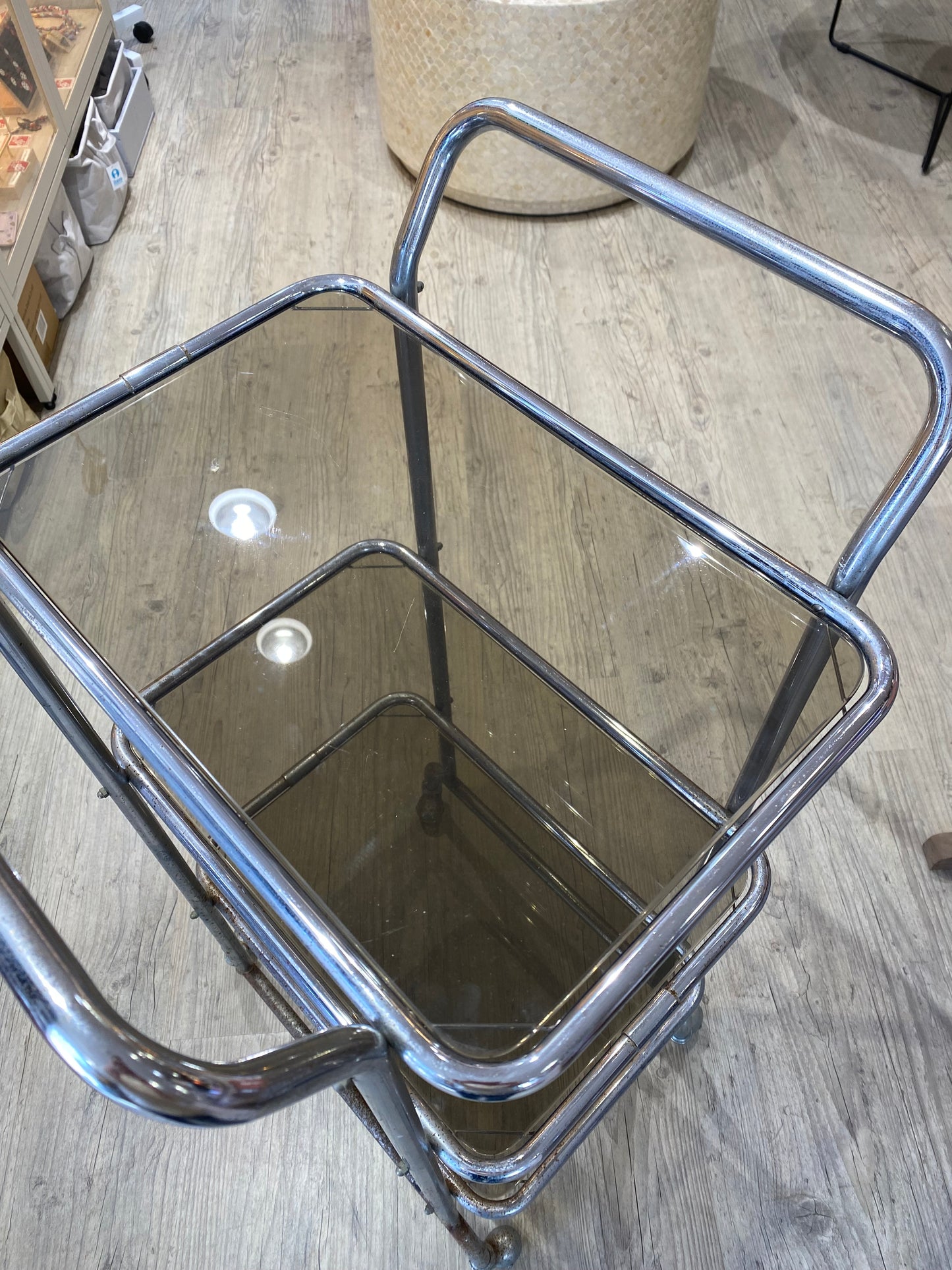 Desserte vintage en métal chromé et verre – style années 70