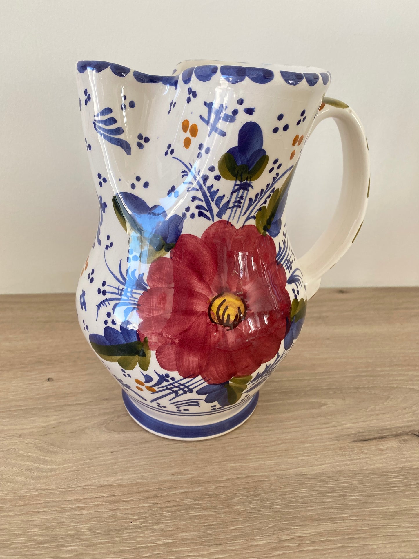 Pichet en céramique décor floral