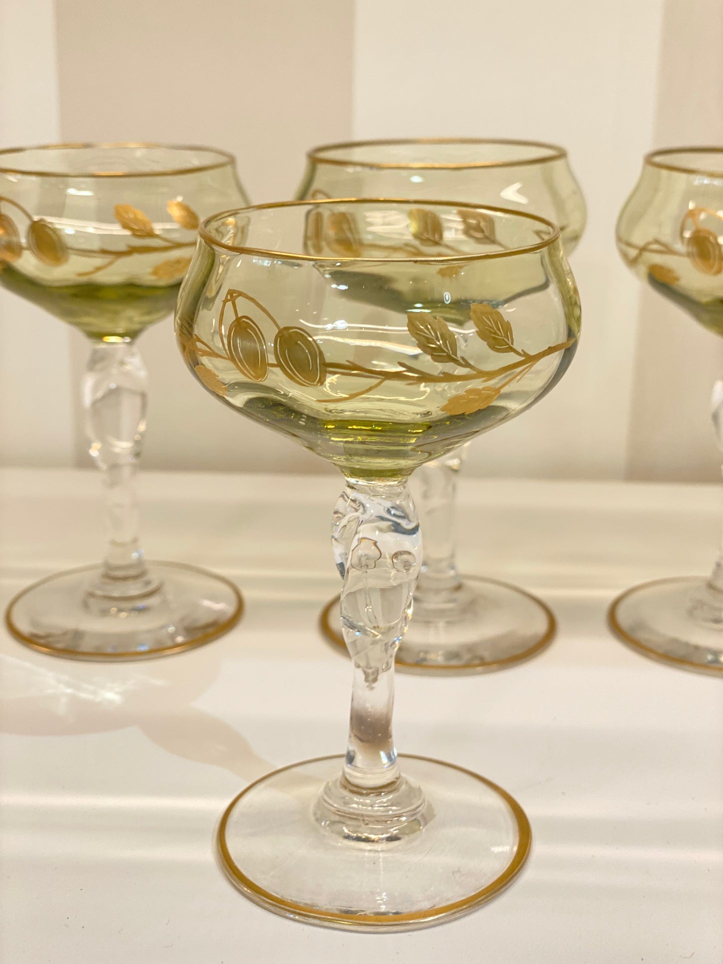 Série de 4 verres à liqueur anciens