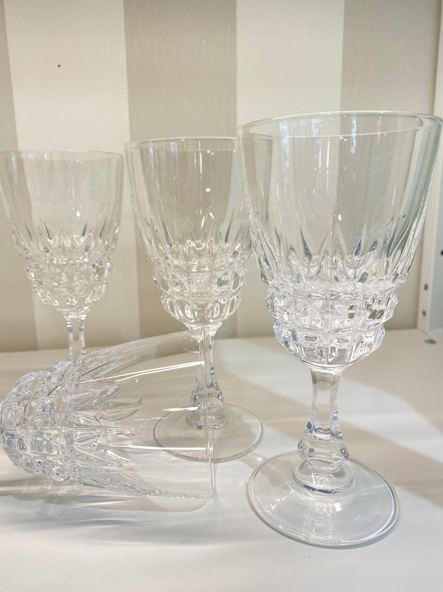 Lot 6 verres à vin cristal modèle Pompadour