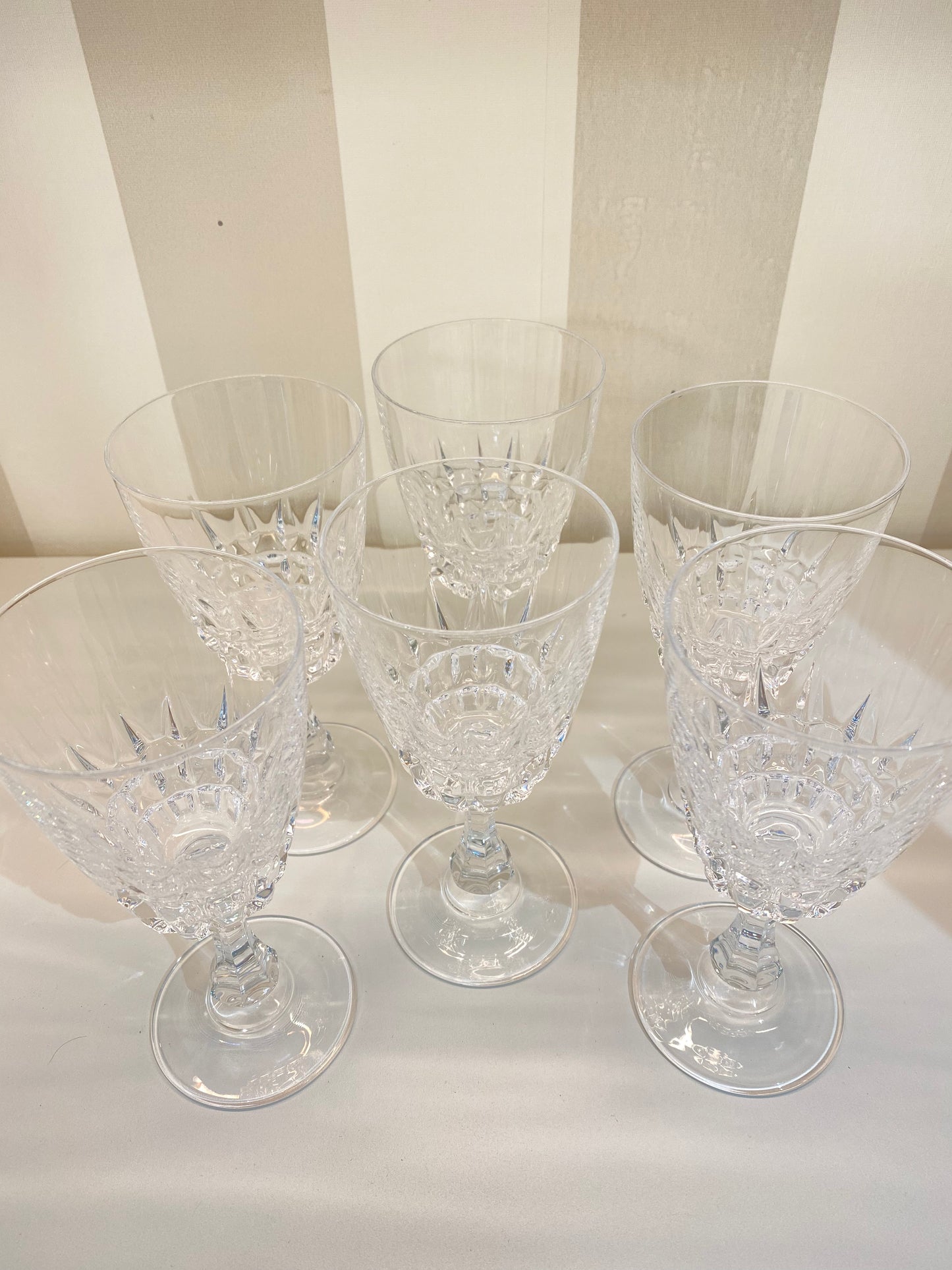 Lot 6 verres à vin cristal modèle Pompadour