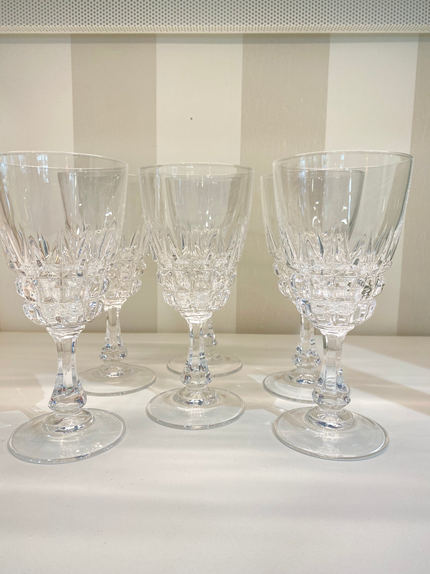 Lot 6 verres à vin cristal modèle Pompadour