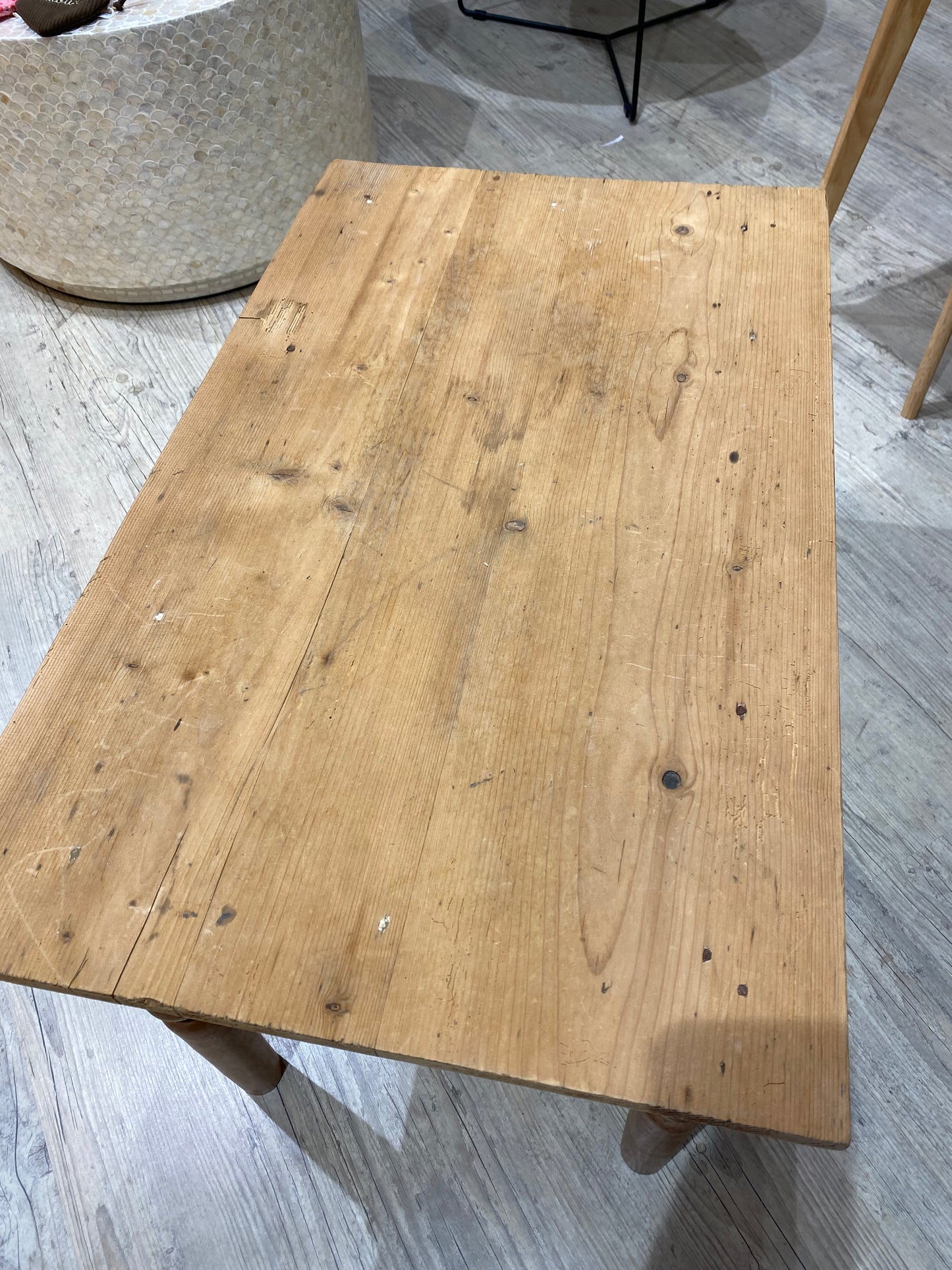 Table d'appoint / bureau bas