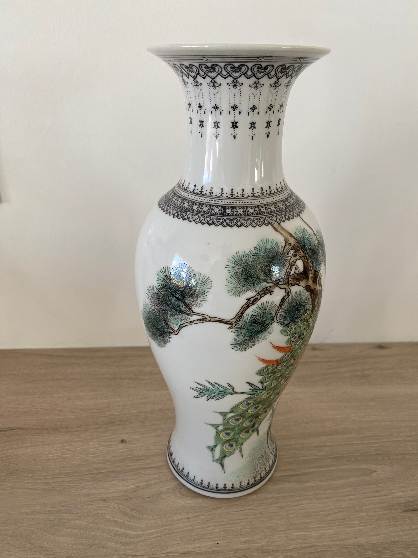 Vase chinois décoratif ancien style famille rose "paon"