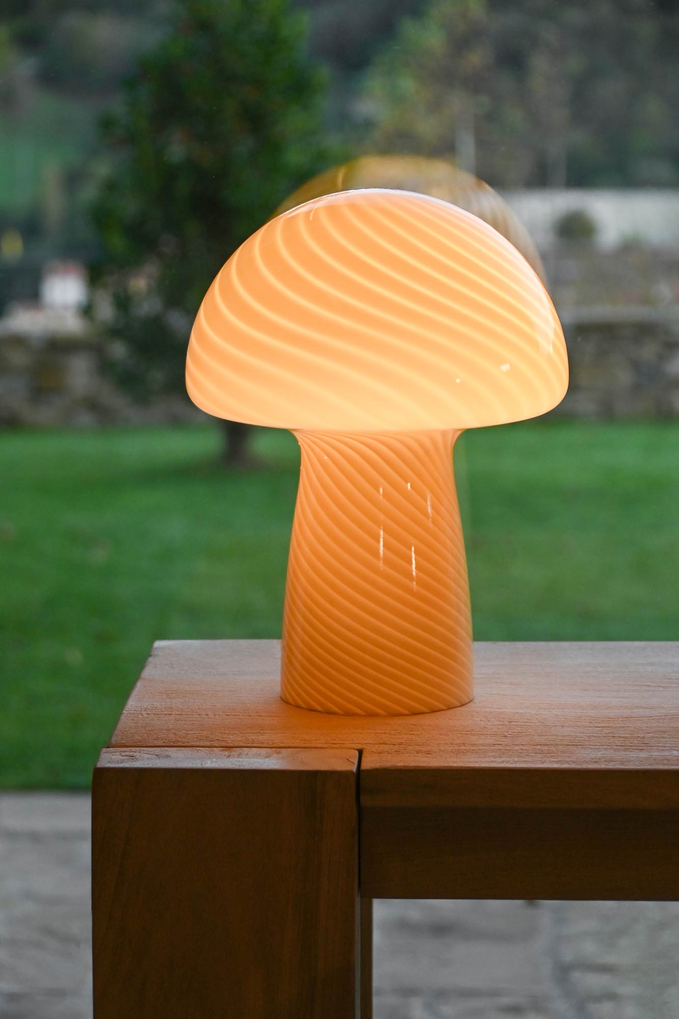 Lampe à poser en verre 'champignon'