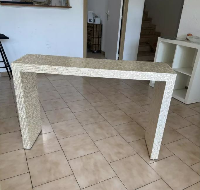 Console blanc cassé nacré