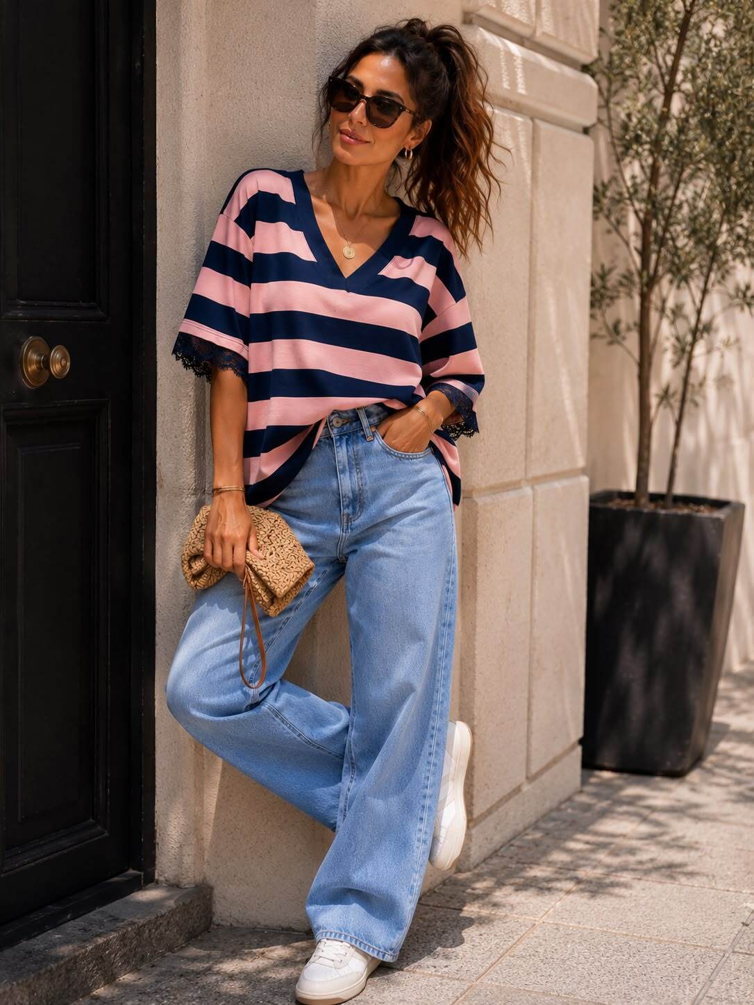 T-shirt marinière à col V et finitions dentelle - Taille M/L