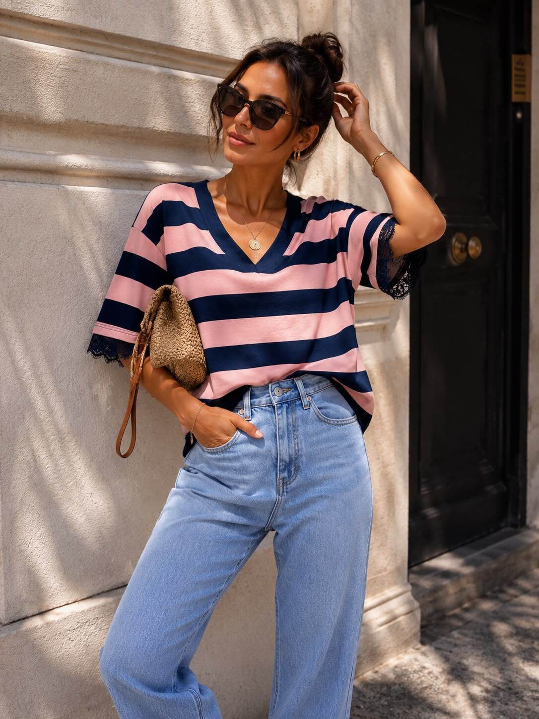 T-shirt marinière à col V et finitions dentelle - Taille M/L