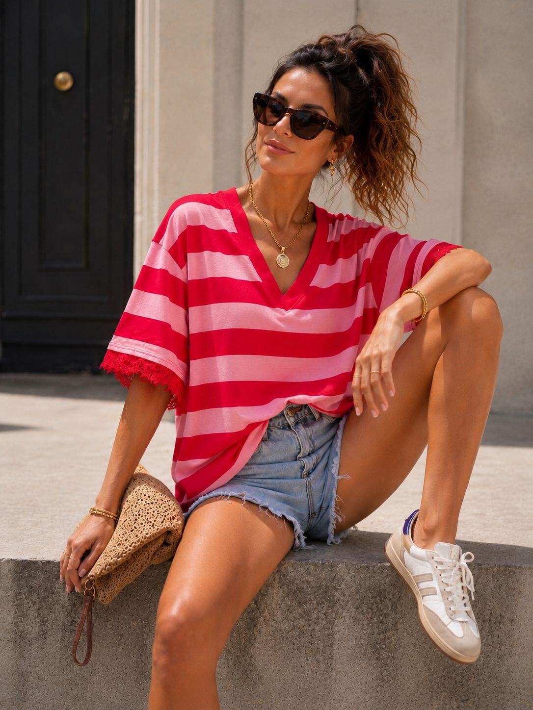 T-shirt marinière à col V et finitions dentelle - Taille S/M